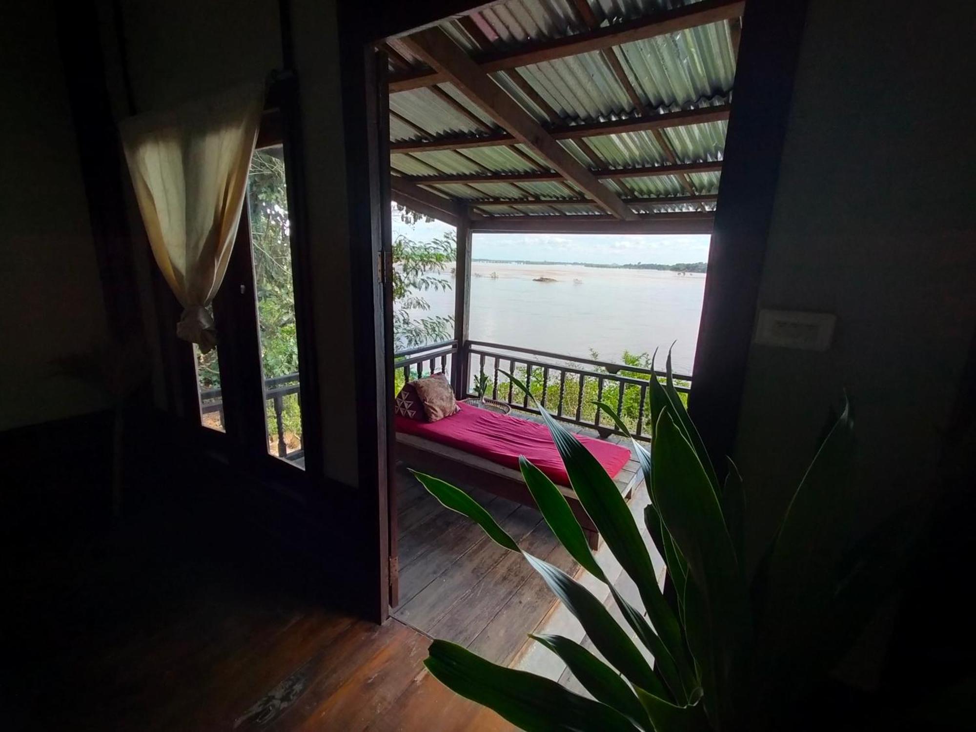 Pomelo Restaurant And Guesthouse - Fishermen & Tammarine Cottages Riverfront - Experience Nature, Culture And Adventure & Tailor-Made Tour Ban Khon Экстерьер фото