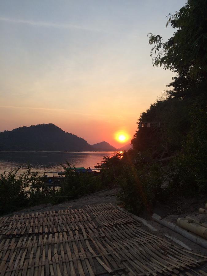 Pomelo Restaurant And Guesthouse - Fishermen & Tammarine Cottages Riverfront - Experience Nature, Culture And Adventure & Tailor-Made Tour Ban Khon Экстерьер фото