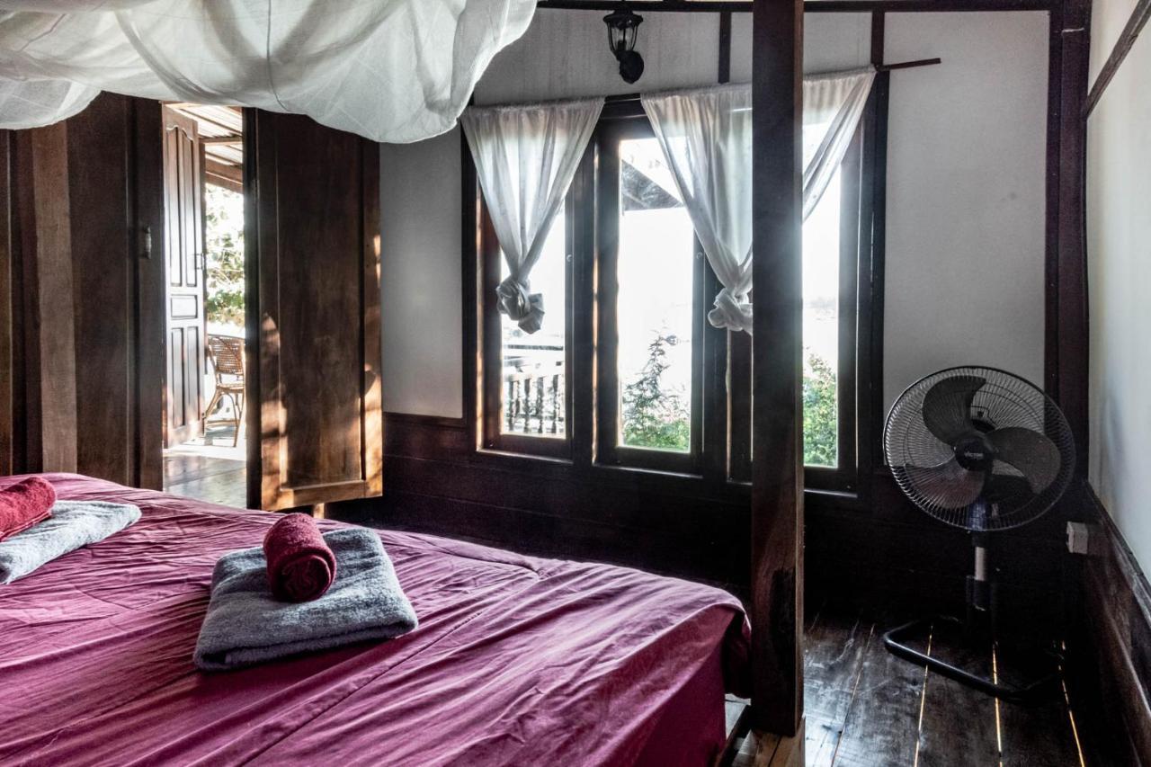Pomelo Restaurant And Guesthouse - Fishermen & Tammarine Cottages Riverfront - Experience Nature, Culture And Adventure & Tailor-Made Tour Ban Khon Экстерьер фото
